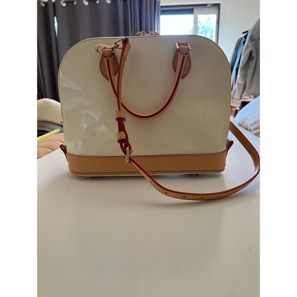 Dooney & Bourke Zip Zip Satchel With Leather Strap*Flaw - Picture 2 of 9